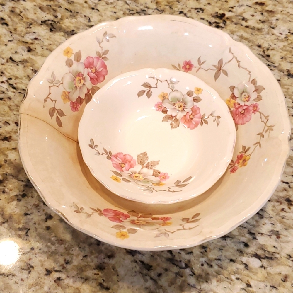 4 for $25! Knowles Set of 2 Bowles